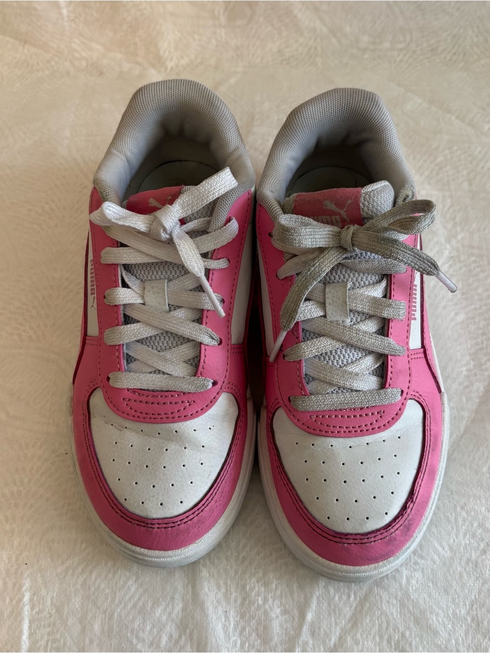 Sporty Athletic Puma Kids Pink & White Sneakers